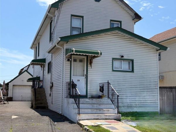 23 Park Avenue, Lawrence, NY 11559