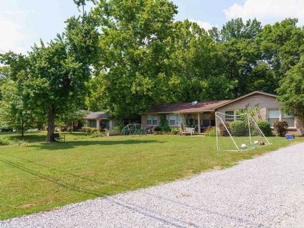 636 Harpeth Bend Dr, Nashville, TN 37221