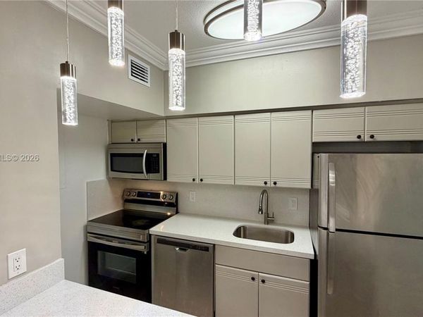 1559 Michigan Ave, Unit 305, Miami Beach, FL 33139