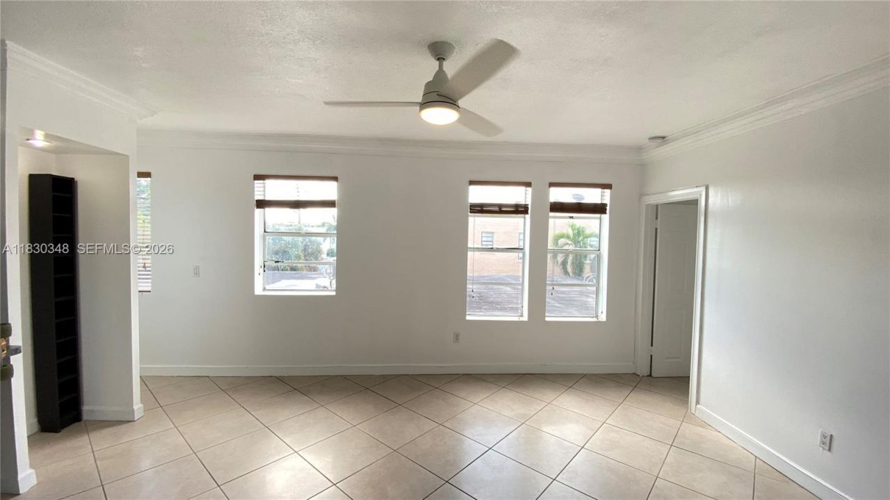 1559 Michigan Ave, Unit 305, Miami Beach, FL 33139 Photo