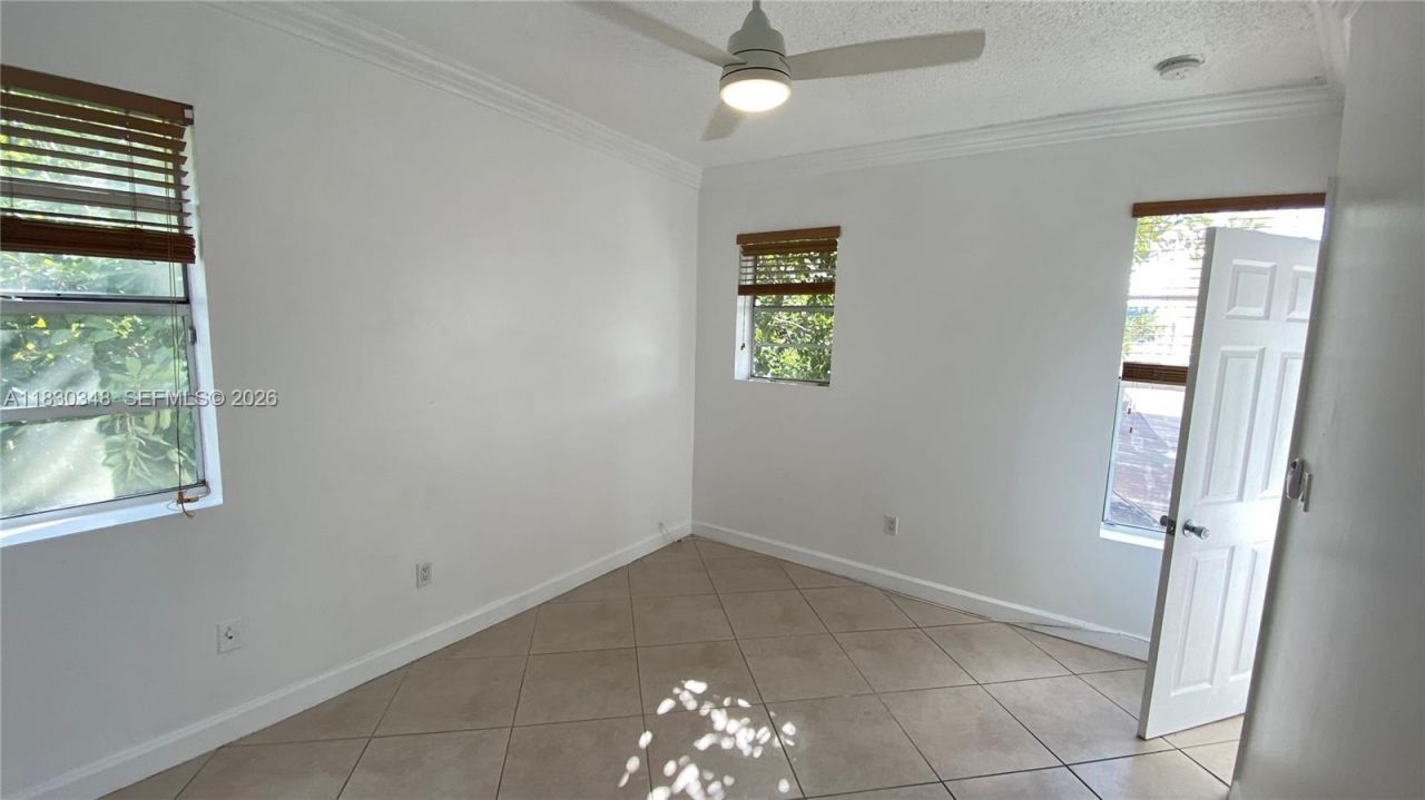 1559 Michigan Ave, Unit 305, Miami Beach, FL 33139 Photo