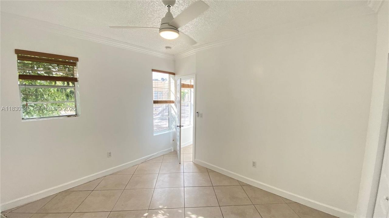 1559 Michigan Ave, Unit 305, Miami Beach, FL 33139 Photo