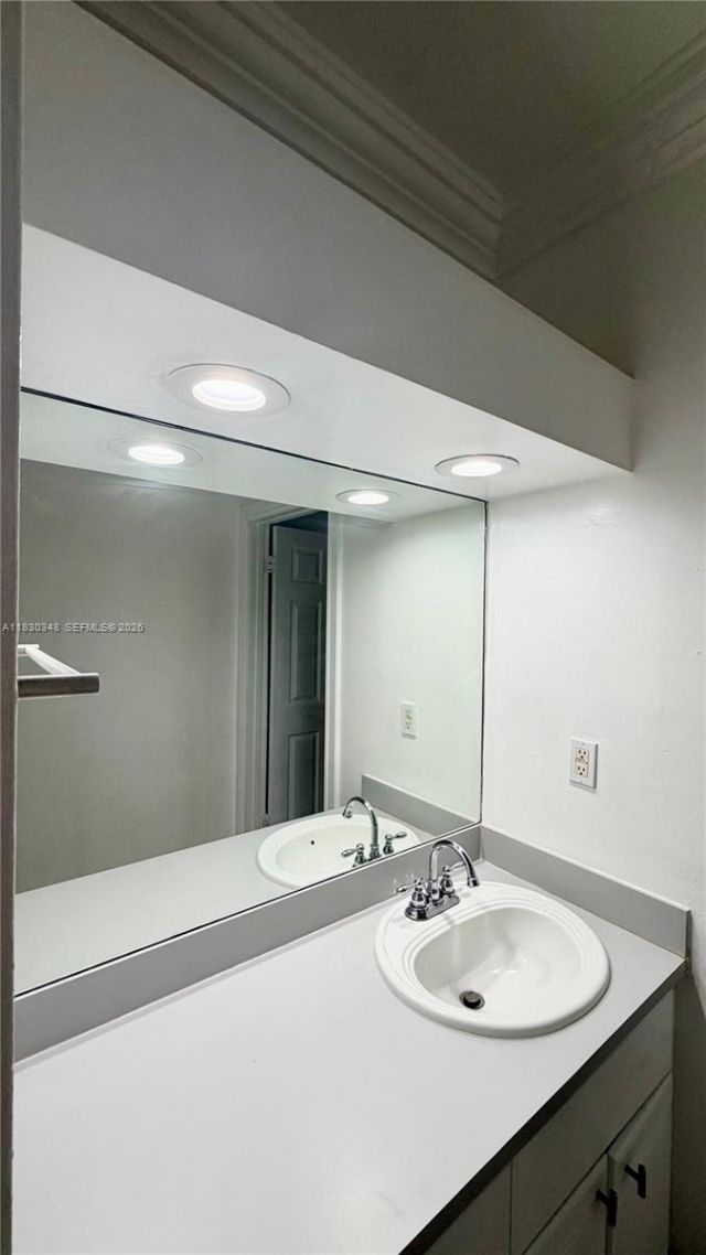 1559 Michigan Ave, Unit 305, Miami Beach, FL 33139 Photo