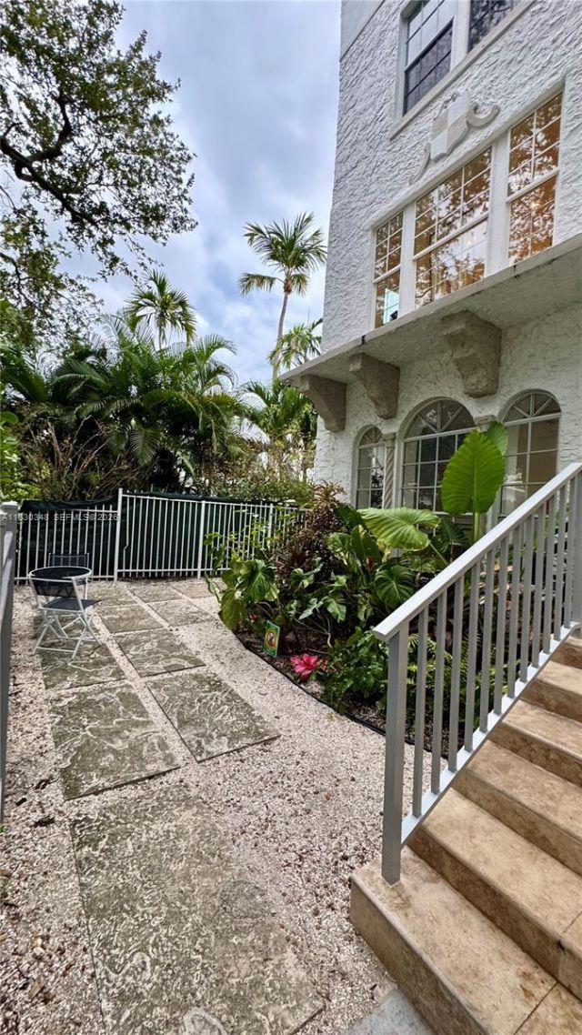 1559 Michigan Ave, Unit 305, Miami Beach, FL 33139 Photo