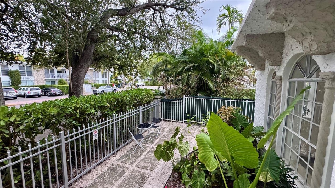 1559 Michigan Ave, Unit 305, Miami Beach, FL 33139 Photo