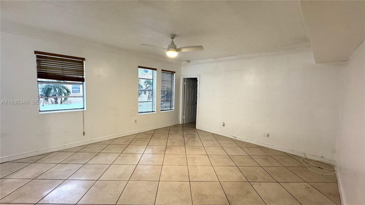 1559 Michigan Ave, Unit 305, Miami Beach, FL 33139 Photo