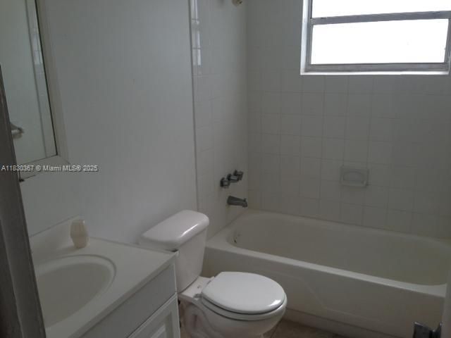 2008 Jackson St, Unit D2, Hollywood, FL 33020 Photo