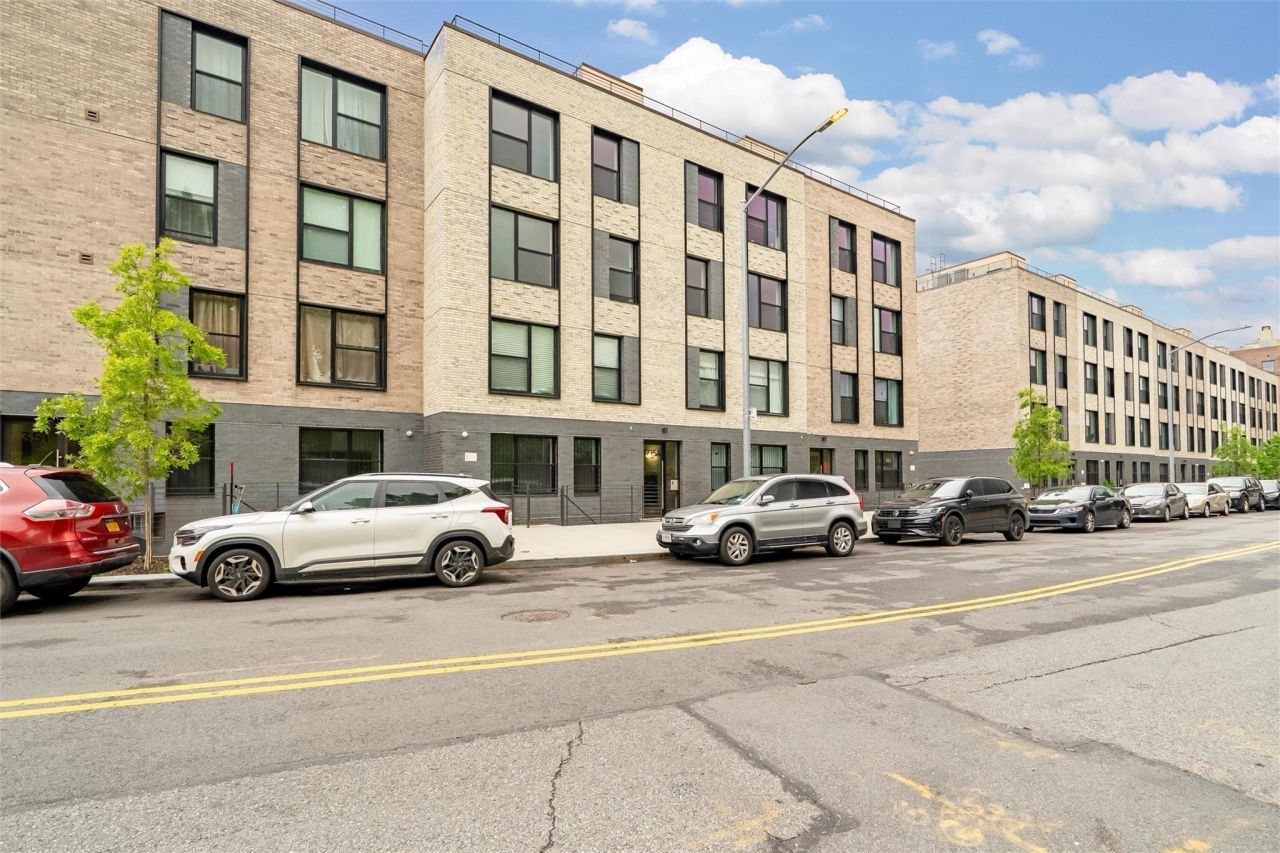 1727 Lacombe Avenue, Unit 4B, Bronx, NY 10473 Main Photo