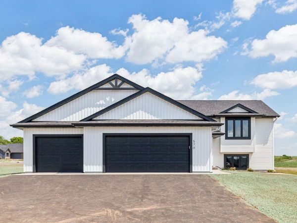 883 N Grant Street, Ellsworth, WI 54011