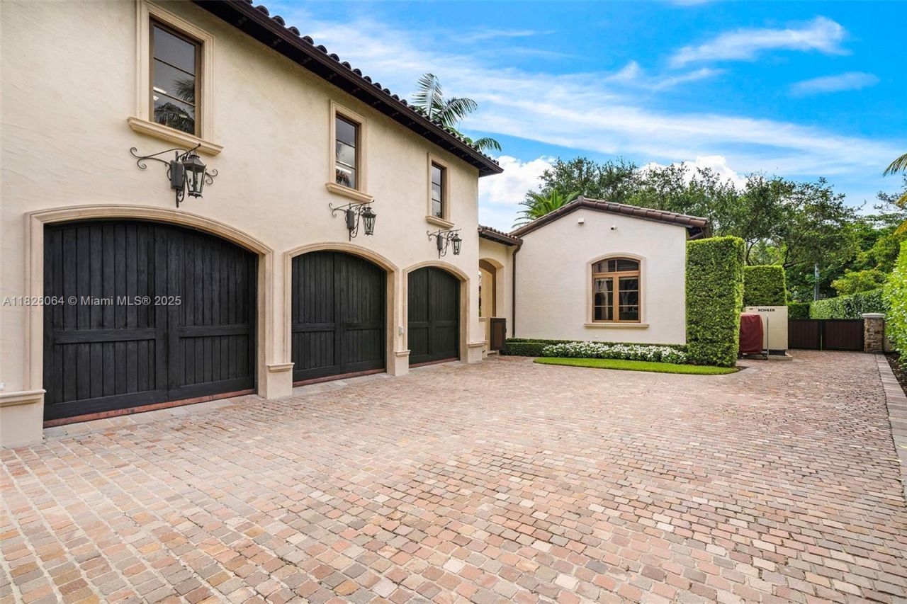 10101 SW 60th Ct, Pinecrest, FL 33156 Photo