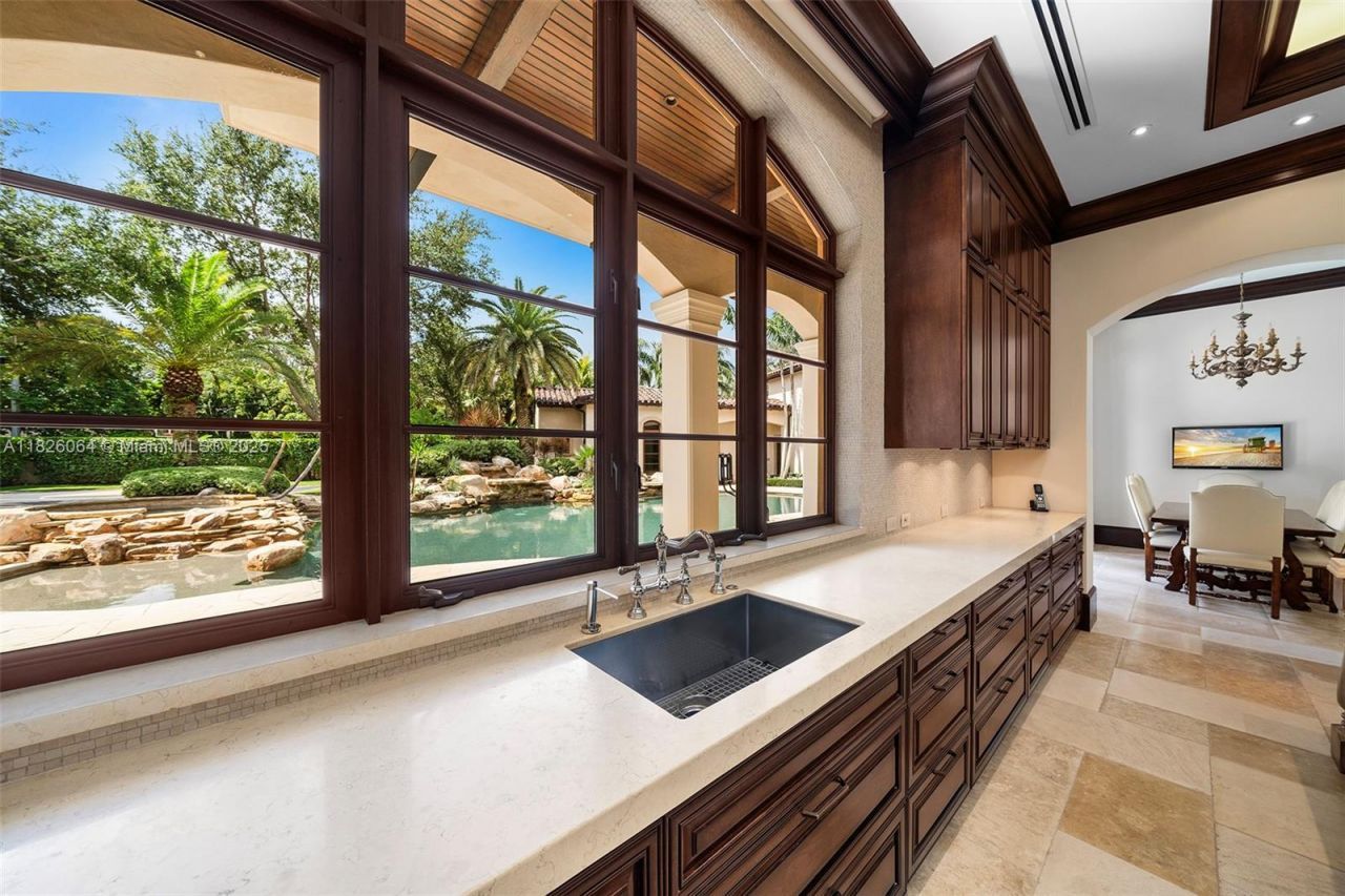 10101 SW 60th Ct, Pinecrest, FL 33156 Photo