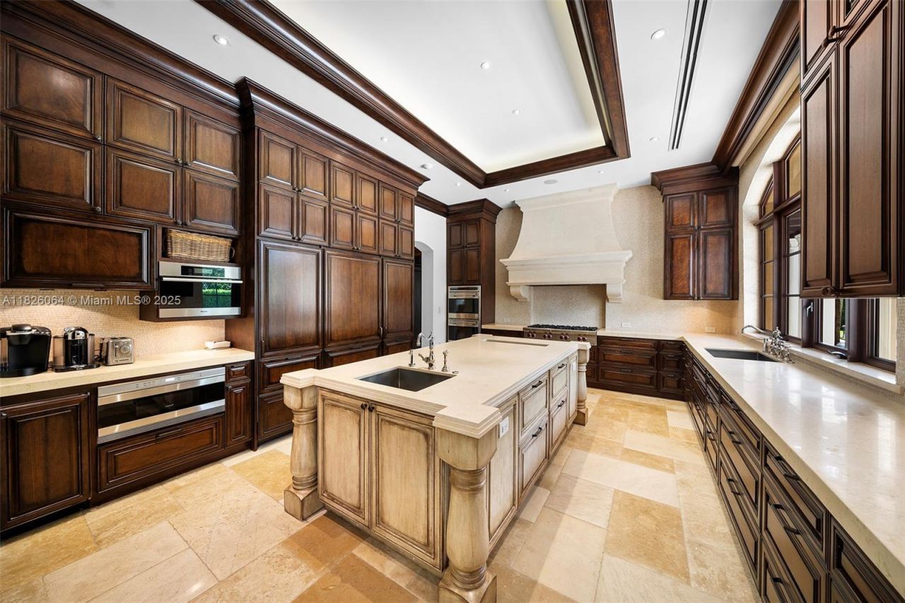 10101 SW 60th Ct, Pinecrest, FL 33156 Photo