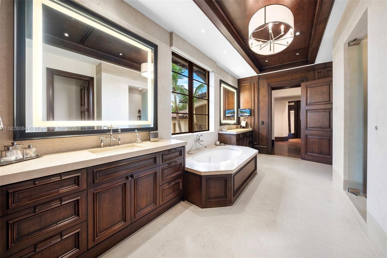 10101 SW 60th Ct, Pinecrest, FL 33156 Photo