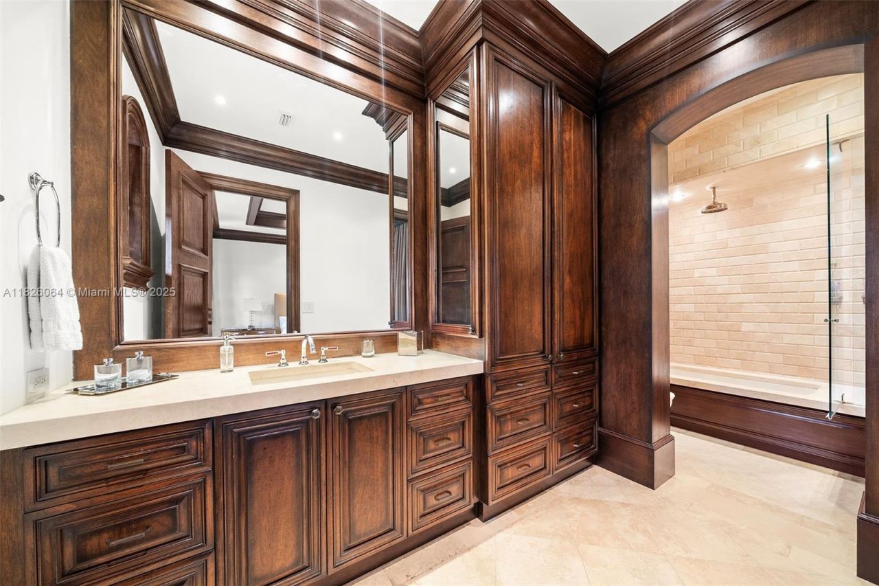 10101 SW 60th Ct, Pinecrest, FL 33156 Photo