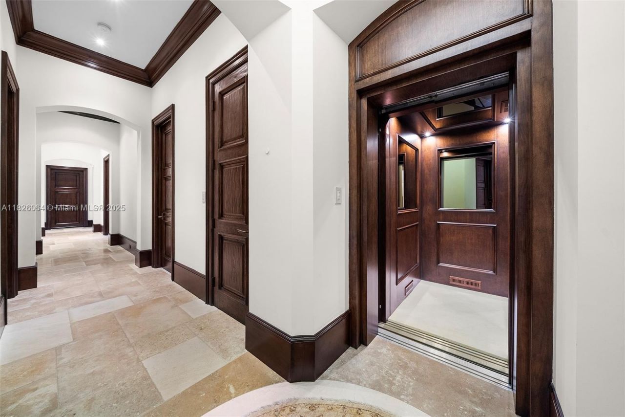 10101 SW 60th Ct, Pinecrest, FL 33156 Photo