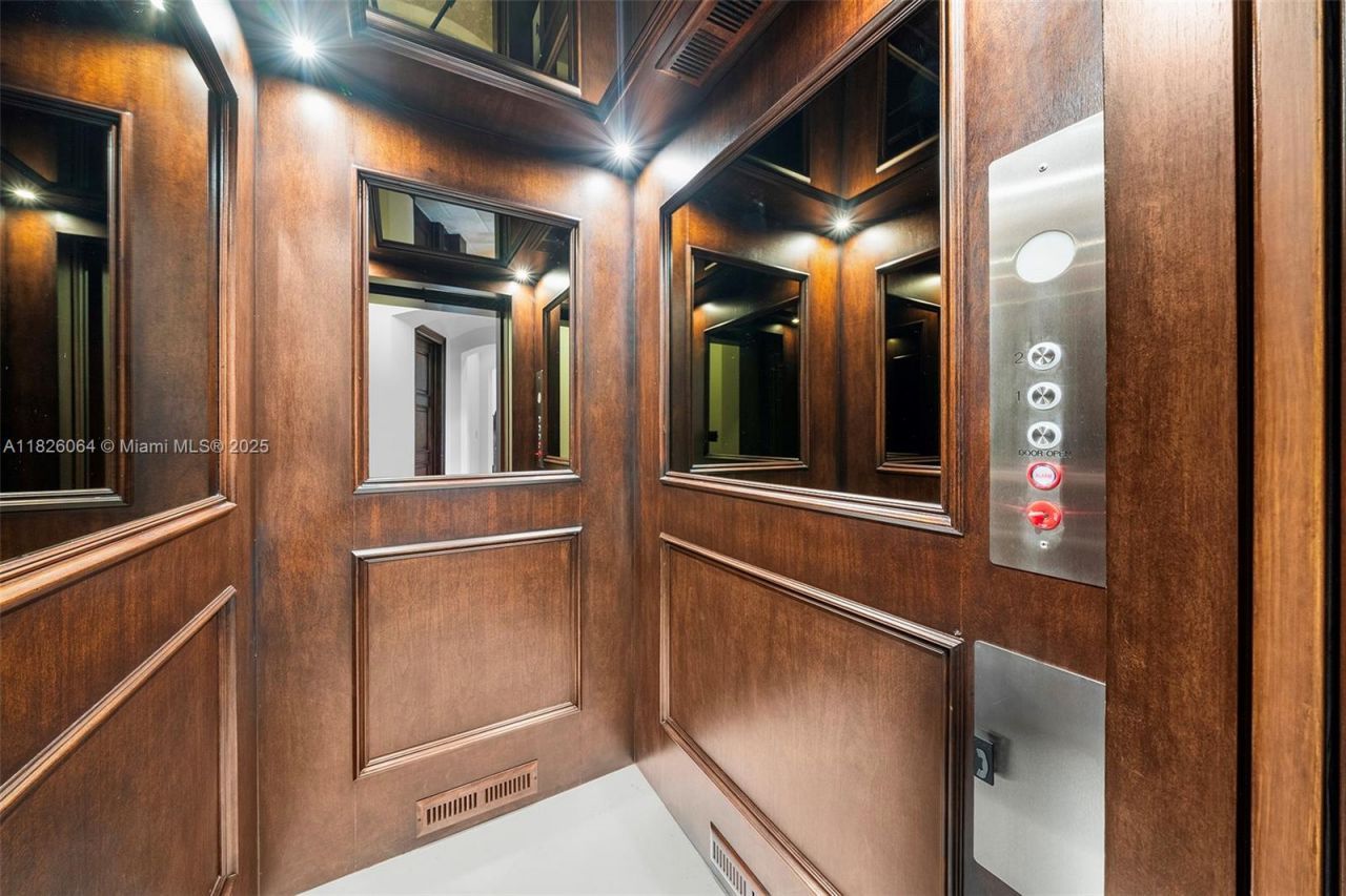 10101 SW 60th Ct, Pinecrest, FL 33156 Photo