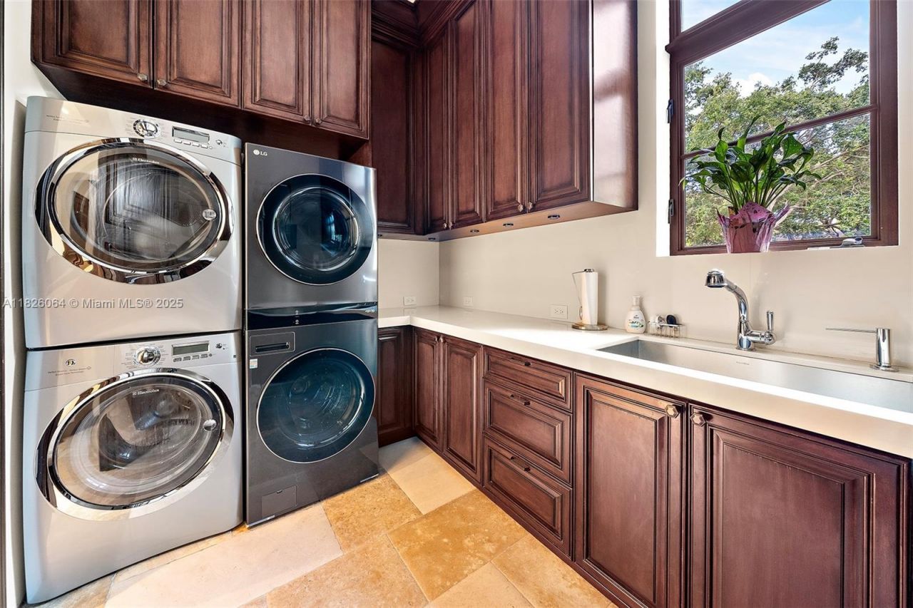 10101 SW 60th Ct, Pinecrest, FL 33156 Photo