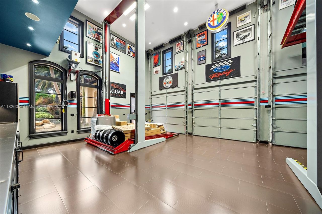 10101 SW 60th Ct, Pinecrest, FL 33156 Photo