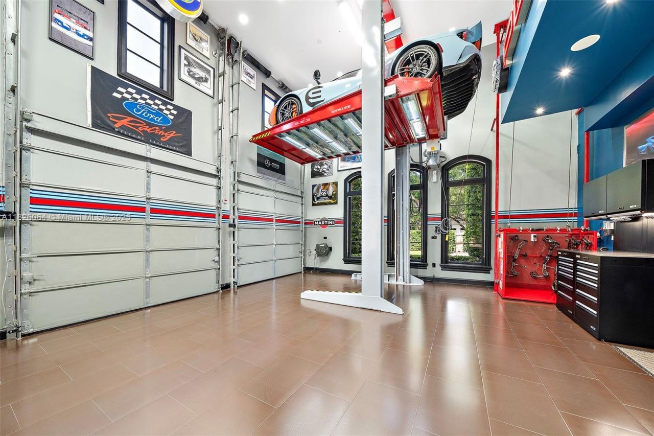 10101 SW 60th Ct, Pinecrest, FL 33156 Photo