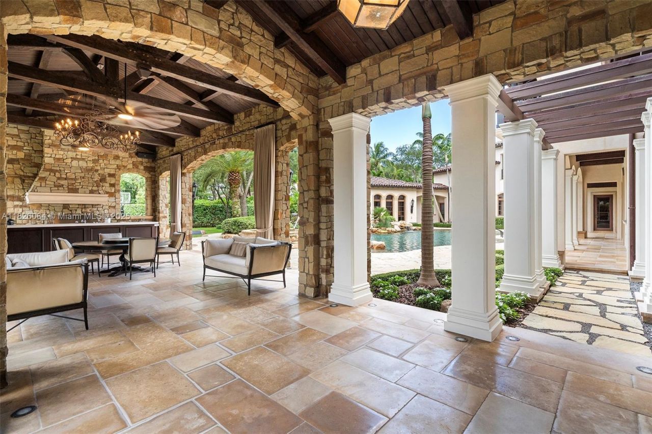 10101 SW 60th Ct, Pinecrest, FL 33156 Photo