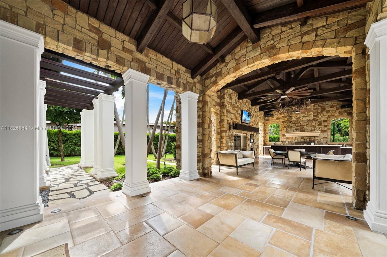 10101 SW 60th Ct, Pinecrest, FL 33156 Photo