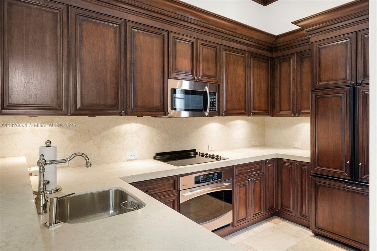 10101 SW 60th Ct, Pinecrest, FL 33156 Photo