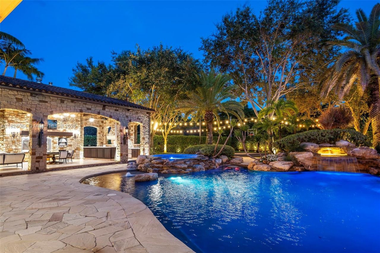 10101 SW 60th Ct, Pinecrest, FL 33156 Photo