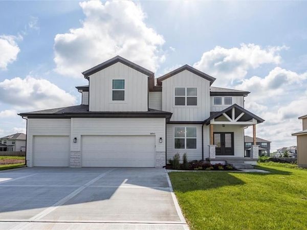 16941 S Brentwood Street, Olathe, KS 66062