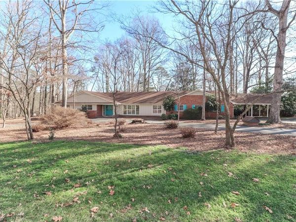 251 Gleneagles Road E, Statesville, NC 28625