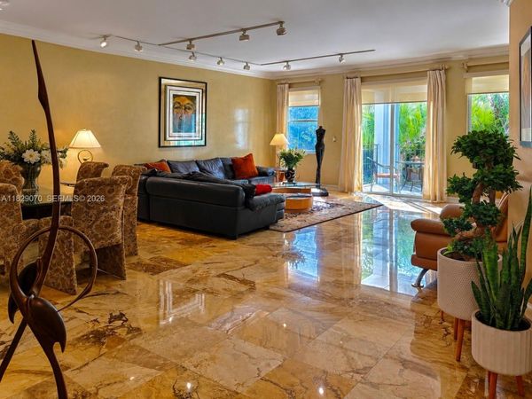 3700 Island Blvd, Unit C203, Aventura, FL 33160