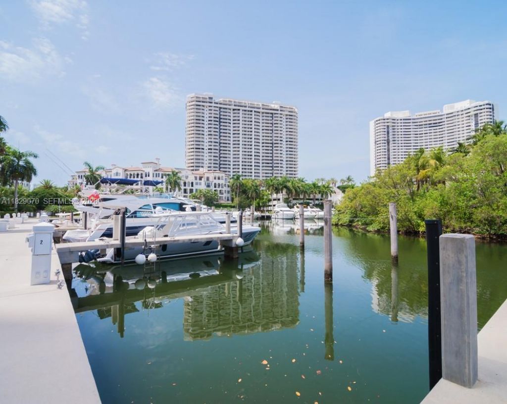 3700 Island Blvd, Unit C203, Aventura, FL 33160 Photo