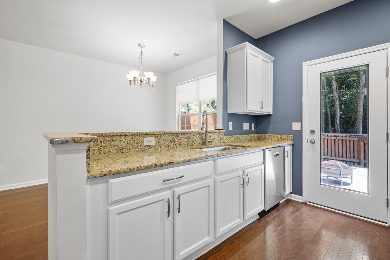 854 Bibury Court Photo 10