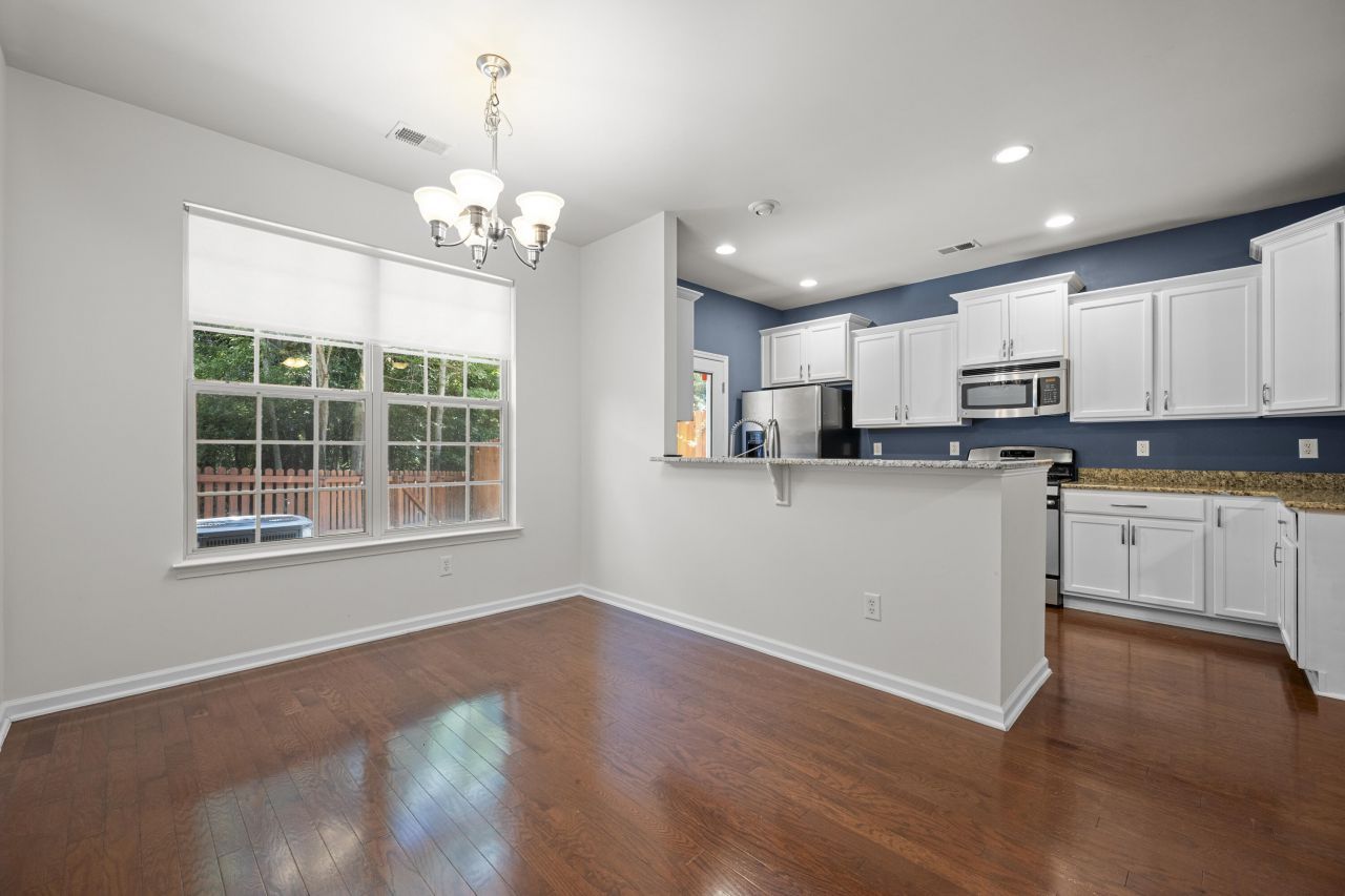 854 Bibury Court Photo 12