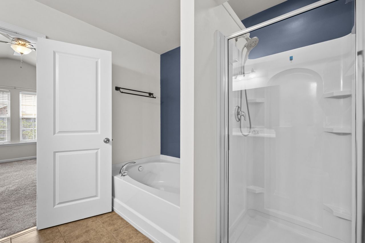 854 Bibury Court Photo 18