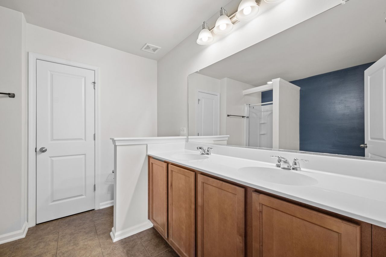 854 Bibury Court Photo 19