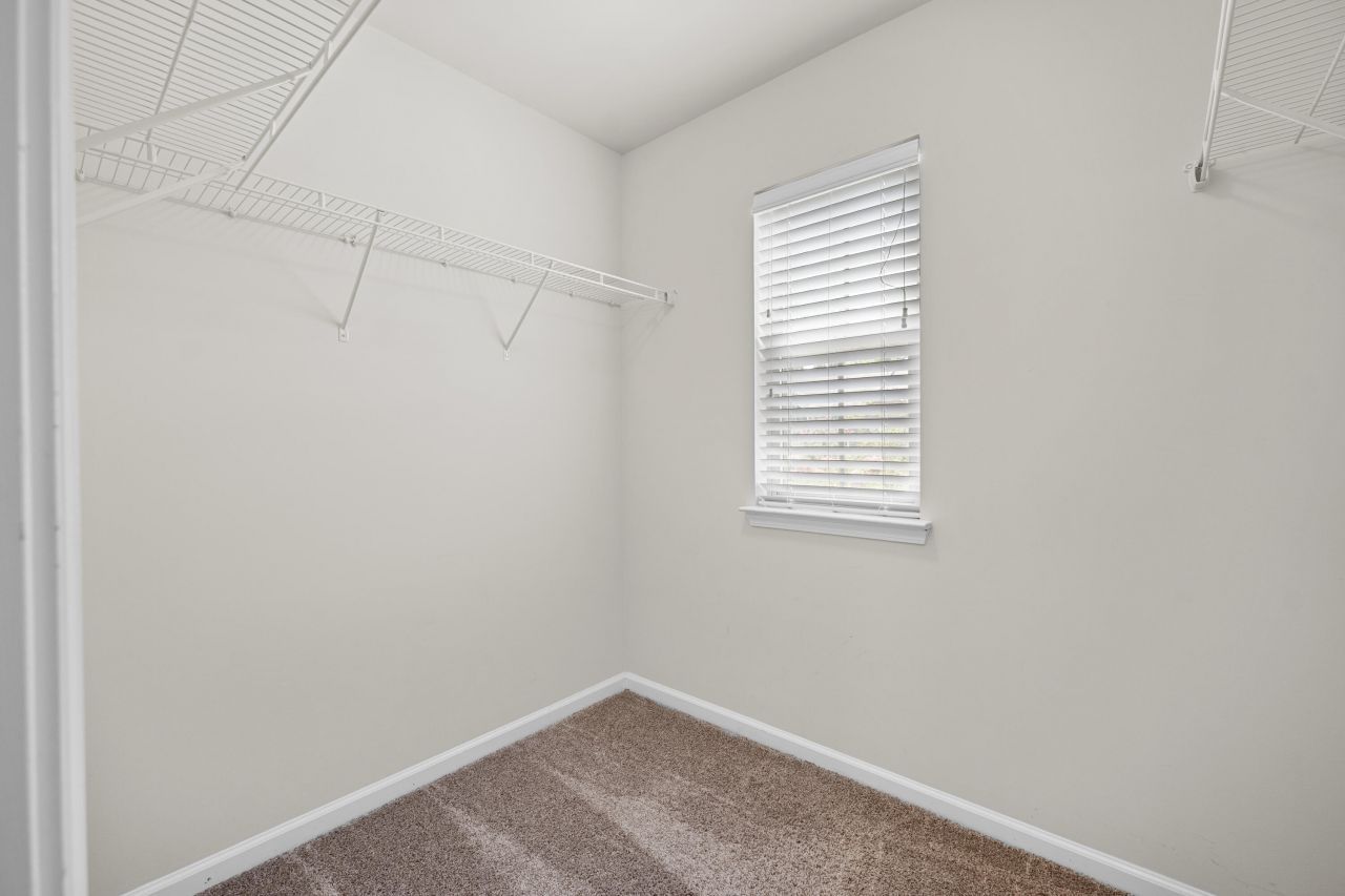 854 Bibury Court Photo 20