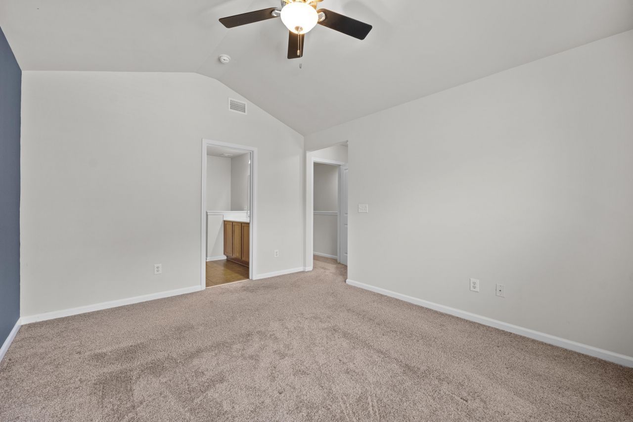 854 Bibury Court Photo 22