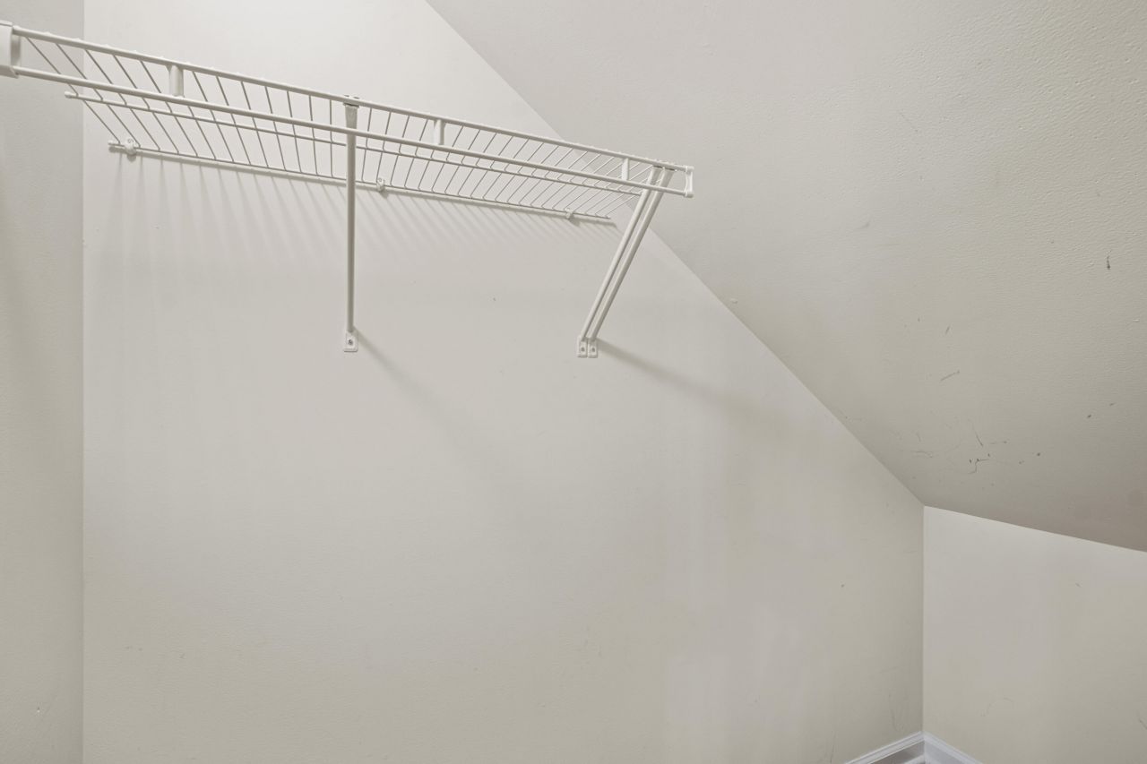 854 Bibury Court Photo 24