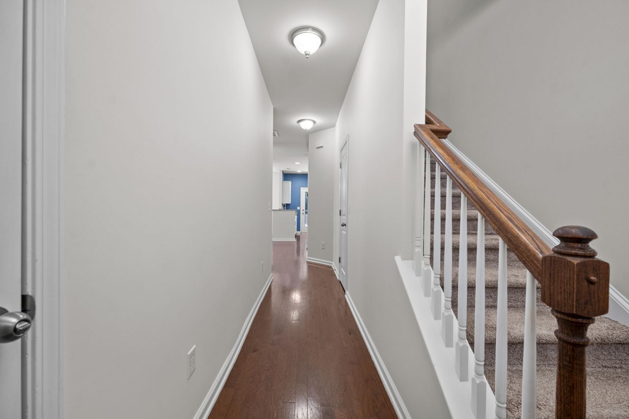 854 Bibury Court Photo 6