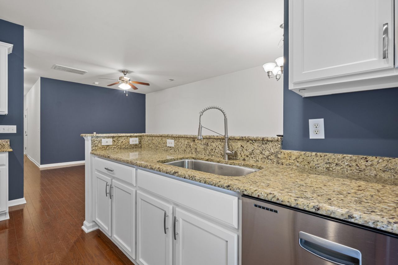 854 Bibury Court Photo 8