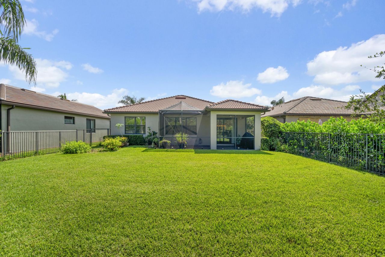 560 SE Monet Drive, Port Saint Lucie, FL 34984 Photo