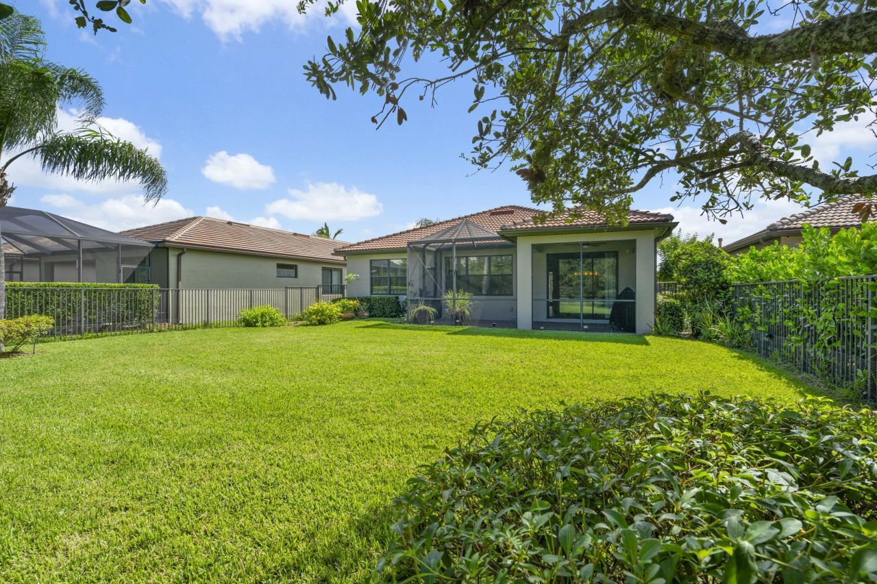 560 SE Monet Drive, Port Saint Lucie, FL 34984 Photo