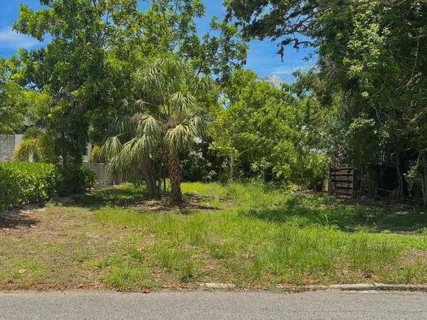 718 HUDSON AVENUE, SARASOTA, FL 34236