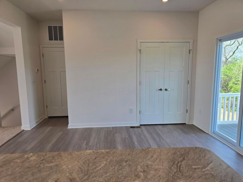 5946 Abernathy Lane, Columbus, OH 43232 Photo 12