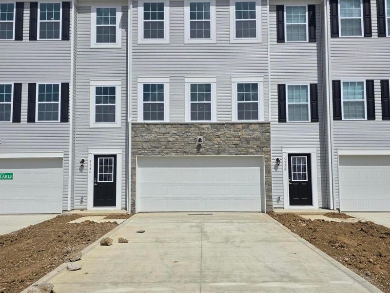 5946 Abernathy Lane, Columbus, OH 43232 Photo 3