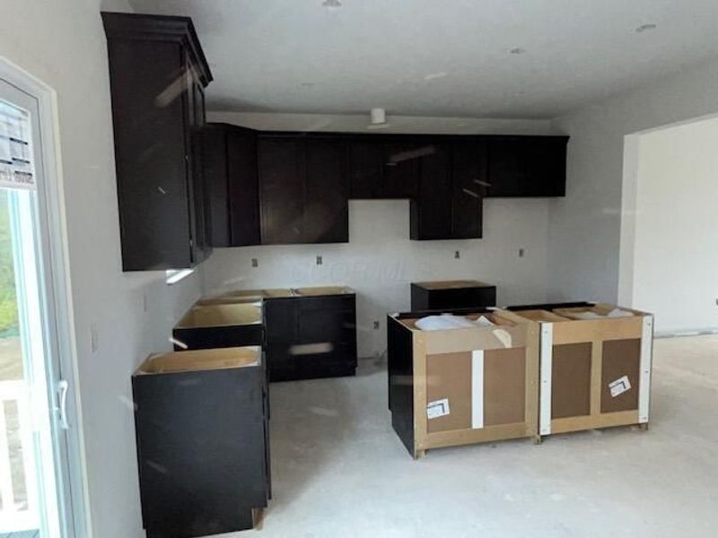 5946 Abernathy Lane, Columbus, OH 43232 Photo 4