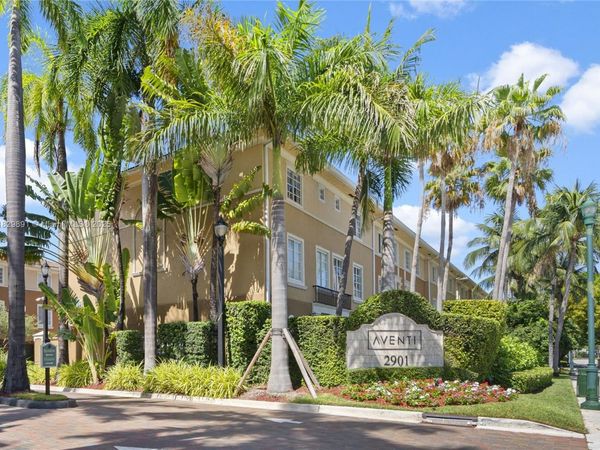 2811 NE 185th St, Unit 804, Aventura, FL 33180