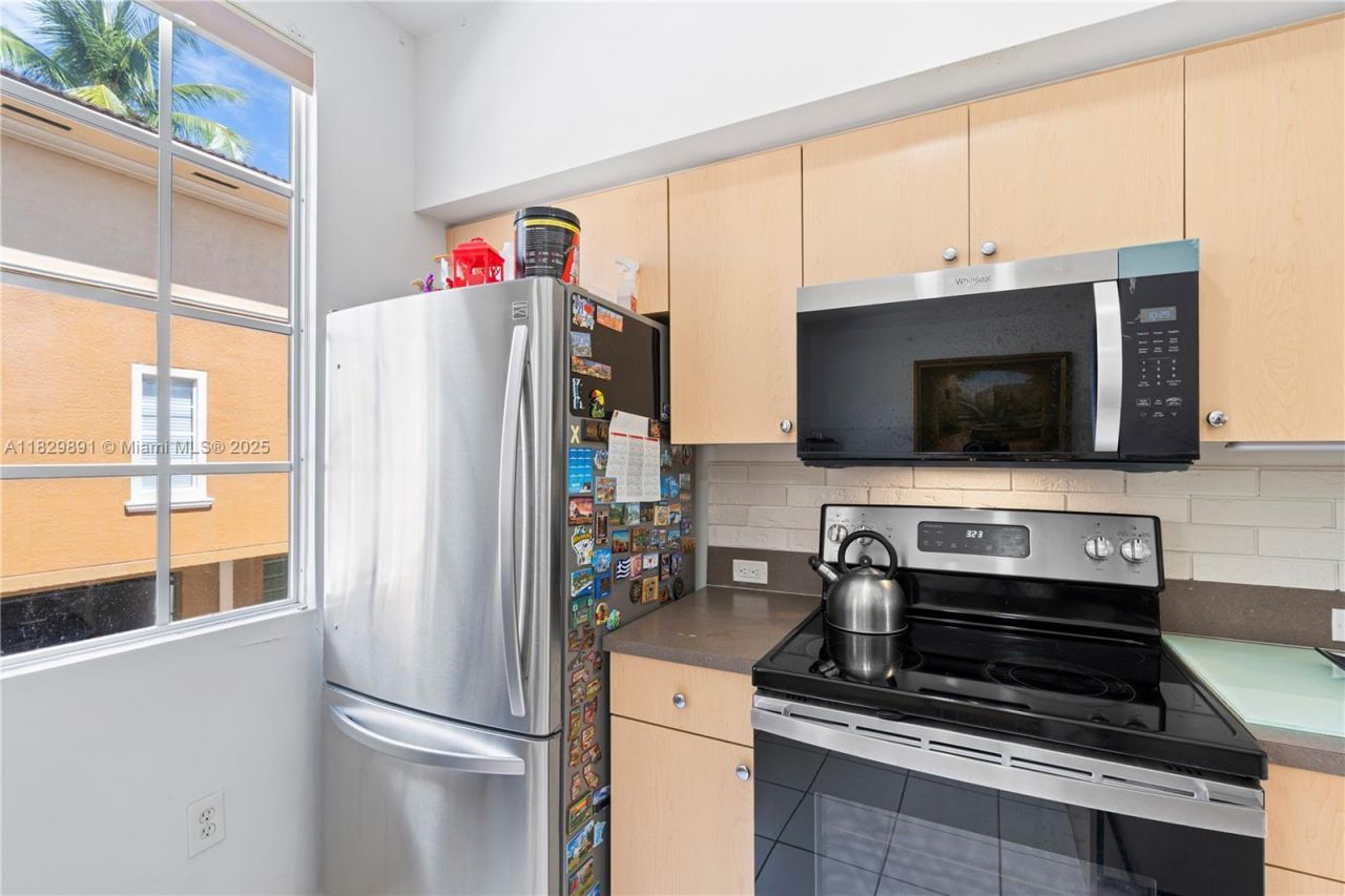 2811 NE 185th St, Unit 804, Aventura, FL 33180 Photo