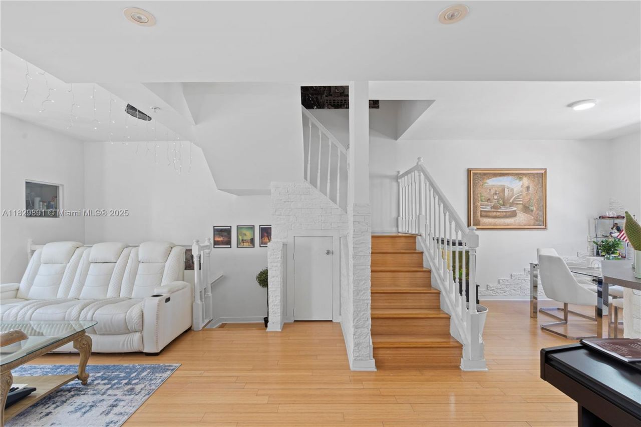 2811 NE 185th St, Unit 804, Aventura, FL 33180 Photo