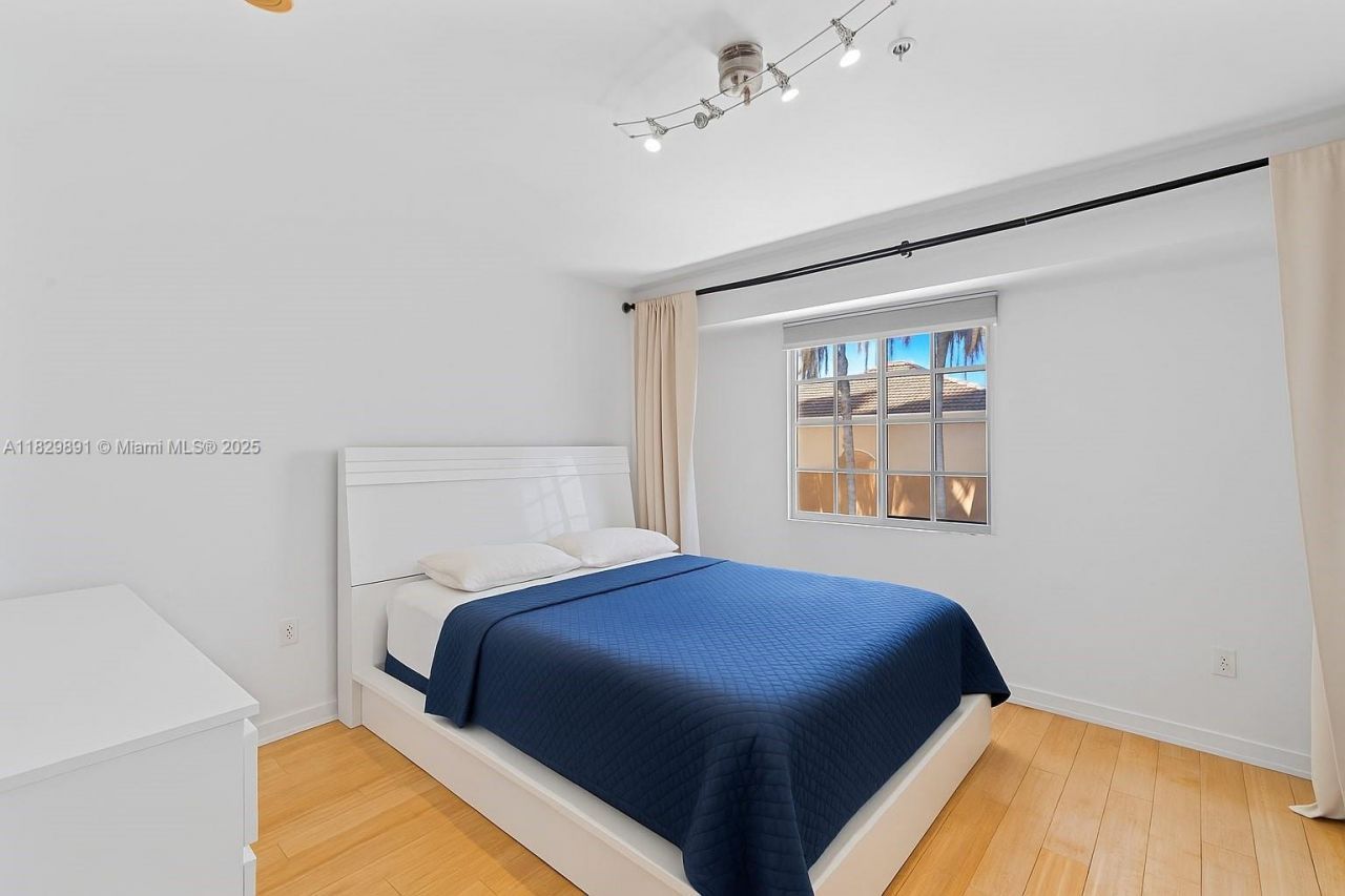 2811 NE 185th St, Unit 804, Aventura, FL 33180 Photo